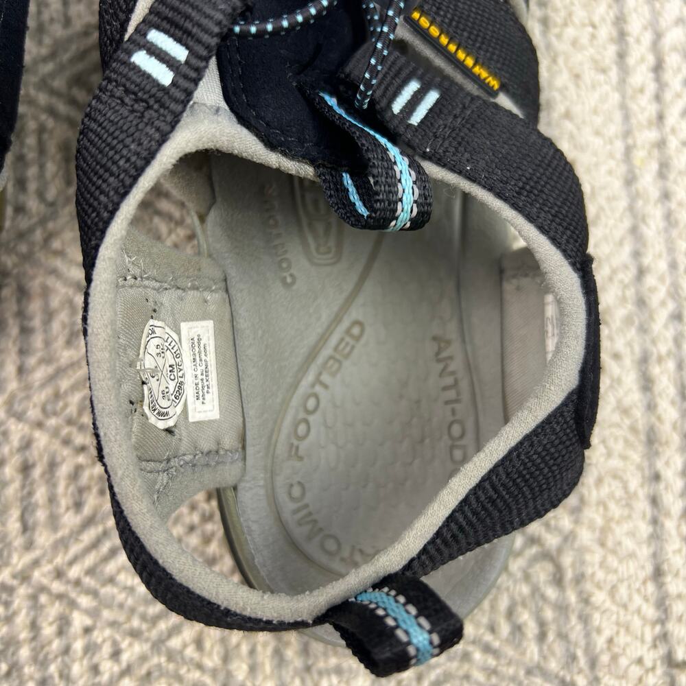 KEEN Clearwater CNX Sandals Black Radiance Waterproof Women’s Lightweight Hiking - Picture 10 of 12